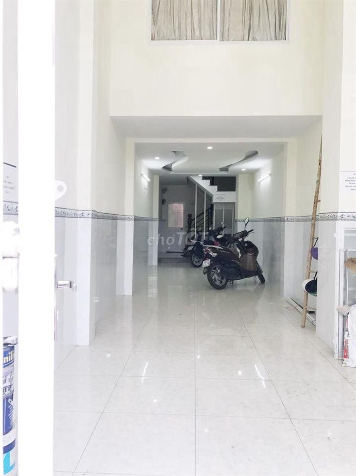 Chính chủ cho thuê phòng ban công đường Vạn Kiếp