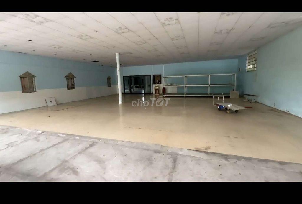 Cho thuê nhà xưởng rộng 1700m² làm xưởng may, xưởng sản xuất