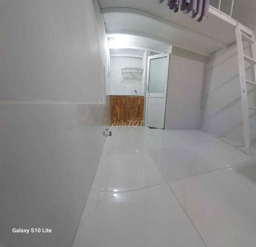 Phòng có gác 18m2 hẻm Quang Trung- Sẵn máy lạnh- nuôi pet-2tr5