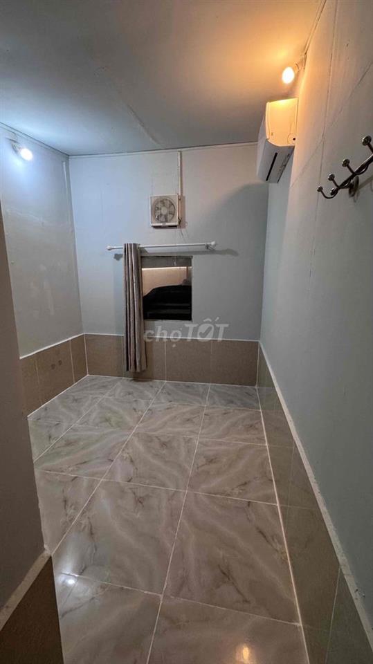 Nhà nguyên căn 1 trệt 1 lầu căn 3 phòng ngủ - 3 toilet - 3 máy lạnh