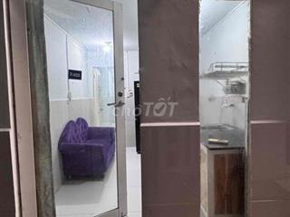 Nhà nguyên căn 1 trệt 1 lầu căn 3 phòng ngủ - 3 toilet - 3 máy lạnh