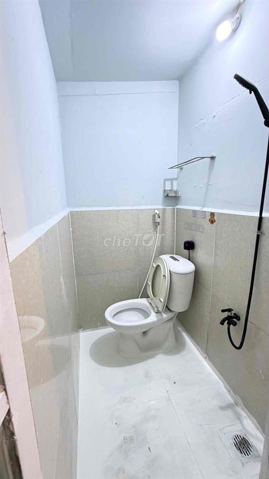 Cho  Nử thuê phòng trọ, gần AEON Q8 . GIÁ: 2.tr400 full nội thất