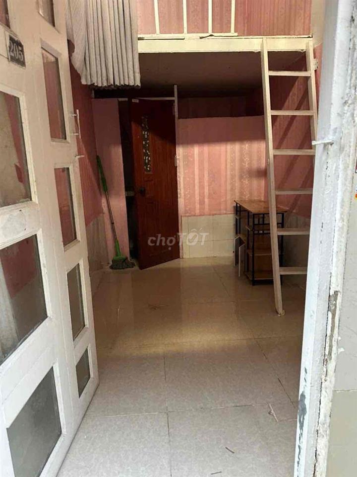 Cho thuê phòng giá 2tr300, có máy lạnh, máy giặt ko ngập nước