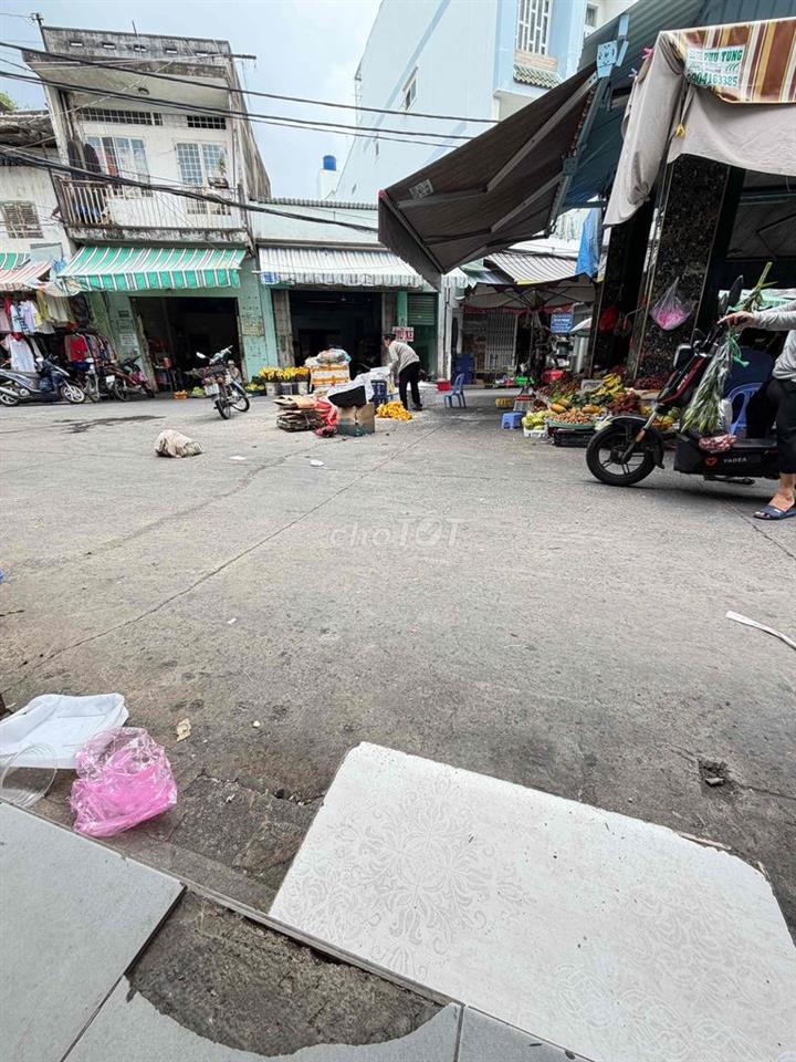 Bán nhà ngay chợ Ông Địa, đường 12m, dòng tiền  25tr/th, giá 7,4 tỷ