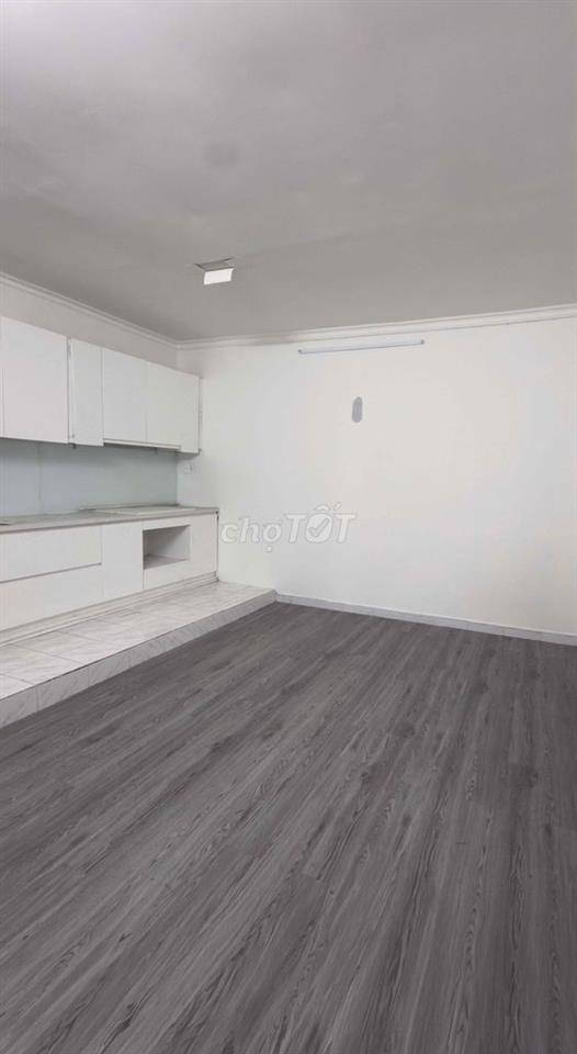 Cho nữ thuê phòng có sẵn bếp, máy lạnh