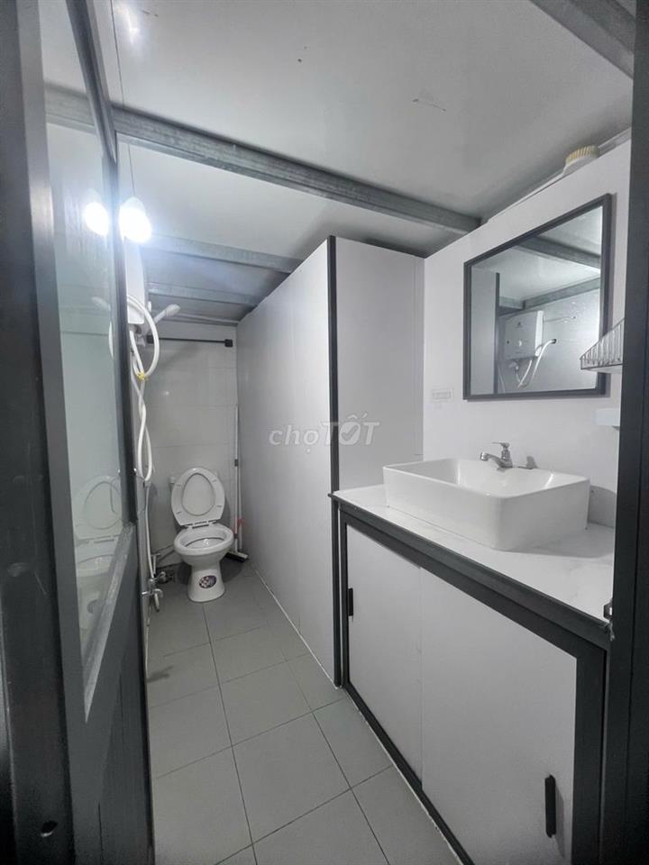 Cho thuê căn hộ ban công full nội thất gần Chợ Tân Định Quận 1
