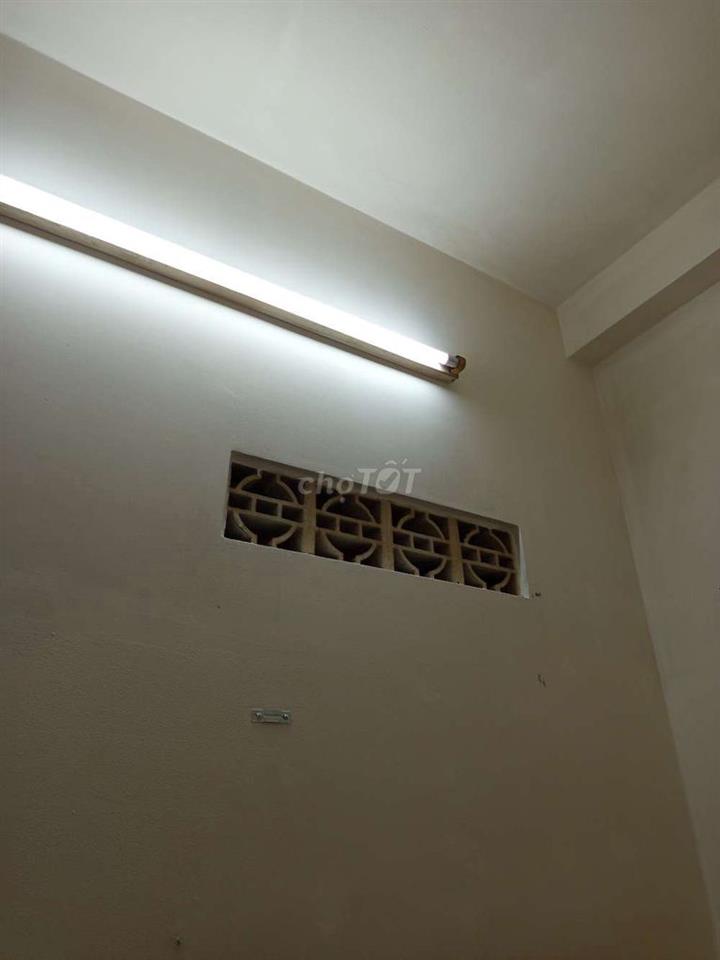 Phòng trọ giá rẻ 1 triệu rưỡi ở quận 1 đối diện đài truyền hình TPHCM