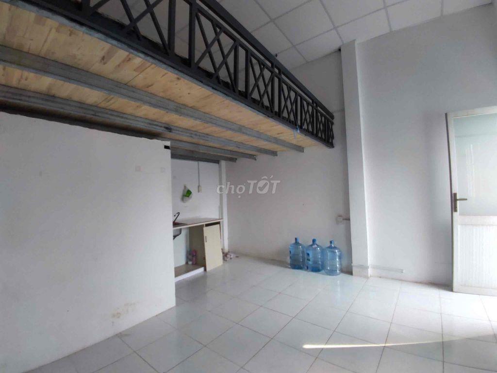 Duplex - Ban công đầy đủ nội thất