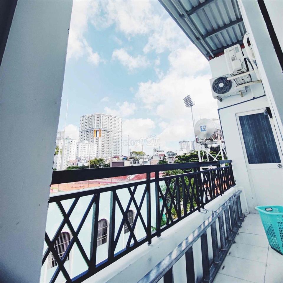 Duplex - Ban công đầy đủ nội thất