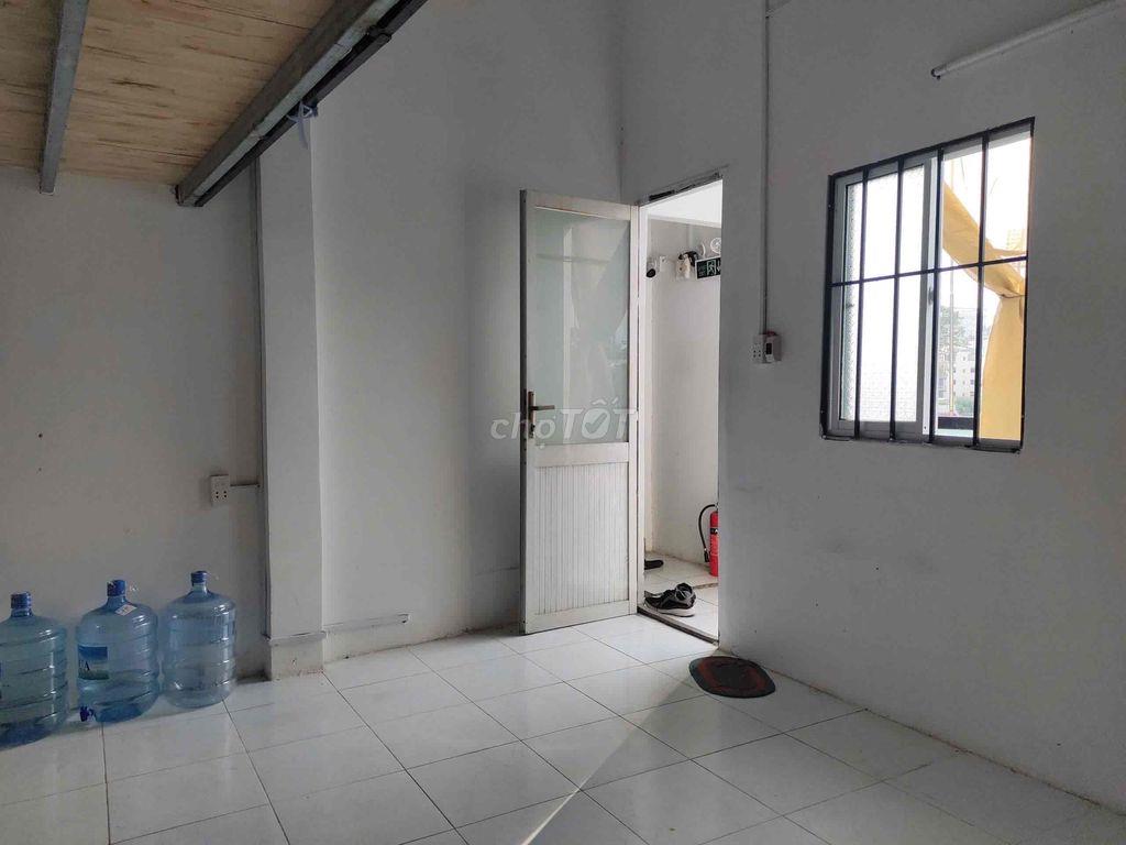 Duplex - Ban công đầy đủ nội thất