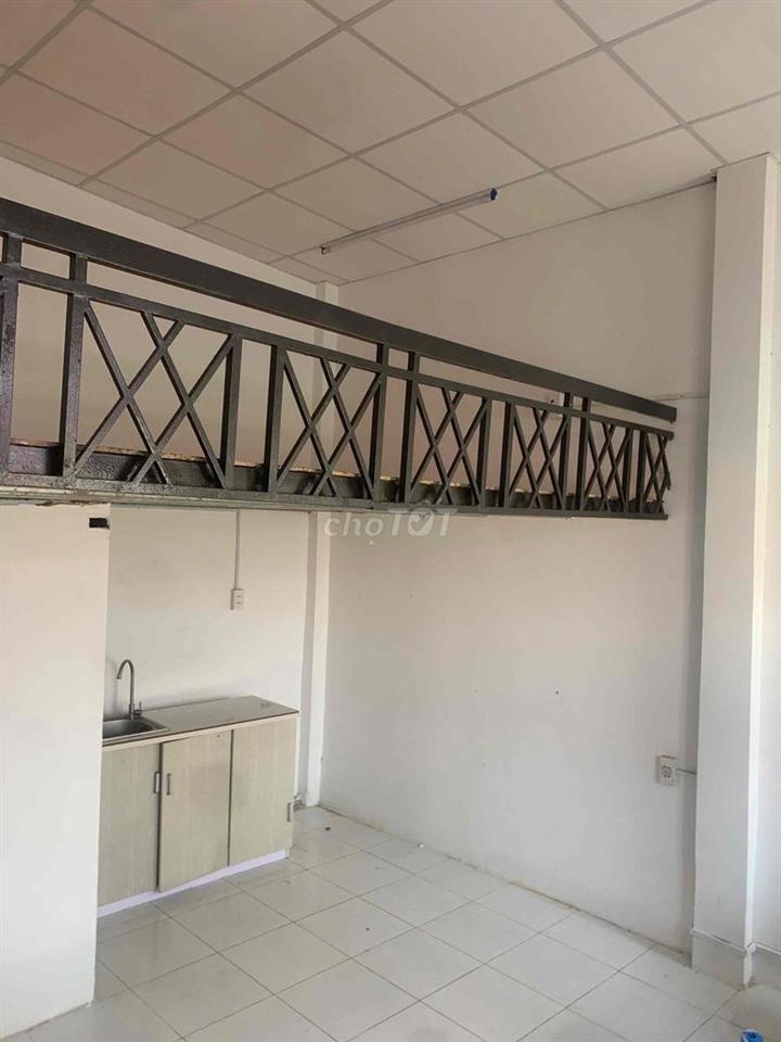 Duplex - Ban công đầy đủ nội thất