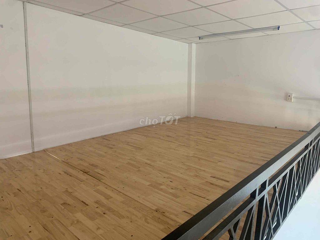 Duplex - Ban công đầy đủ nội thất