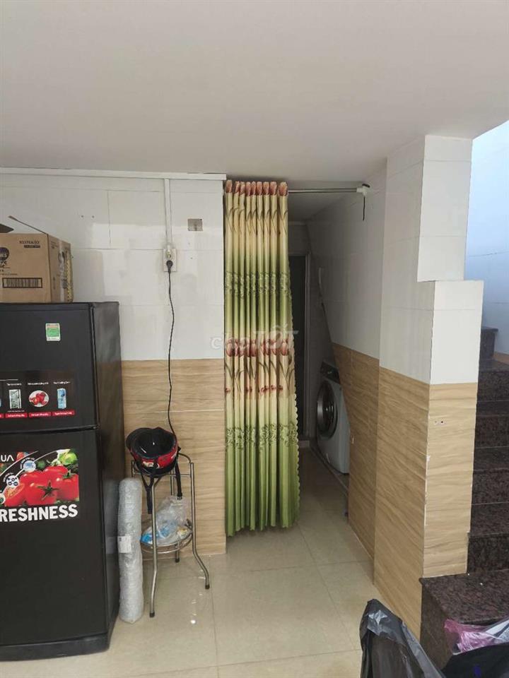 phòng trọ trung tâm q1 , 2 phút đi bộ ra Bùi Viện