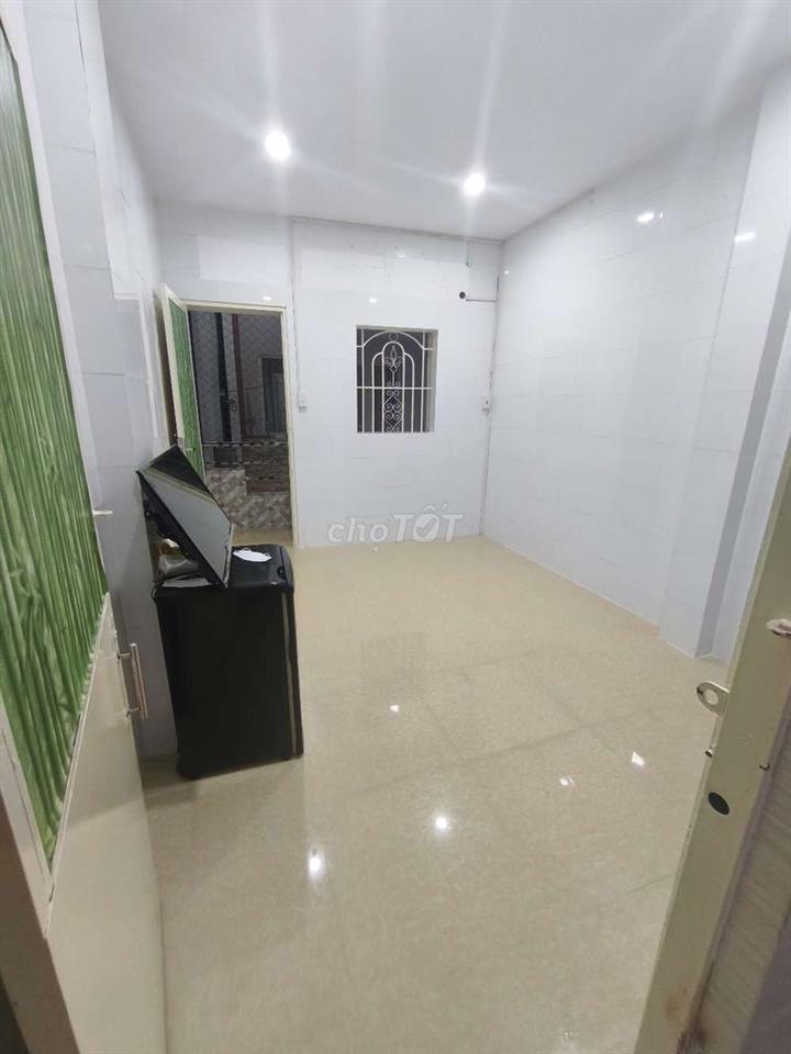 phòng trọ trung tâm q1 , 2 phút đi bộ ra Bùi Viện