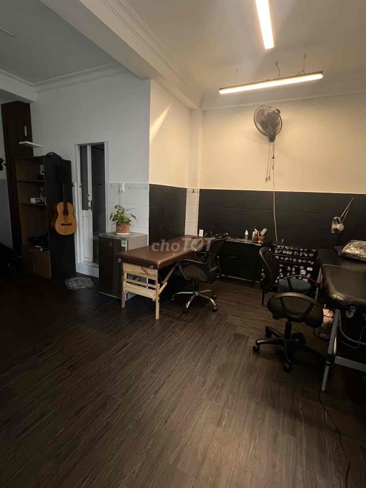 Mình cho thuê studio ở tầng 1 ( 25m2) để kinh doanh giá cả là 9Tr/thán