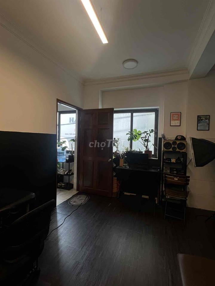 Mình cho thuê studio ở tầng 1 ( 25m2) để kinh doanh giá cả là 9Tr/thán