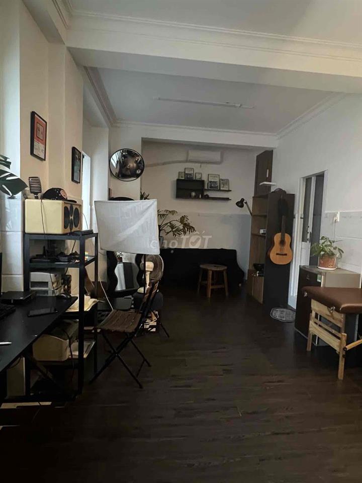 Mình cho thuê studio ở tầng 1 ( 25m2) để kinh doanh giá cả là 9Tr/thán