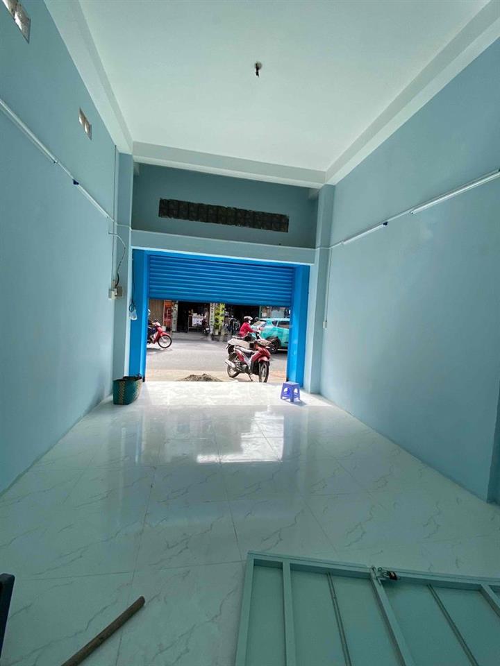 Nhà 2MT Lạc Long Quân, tiện kinh doanh