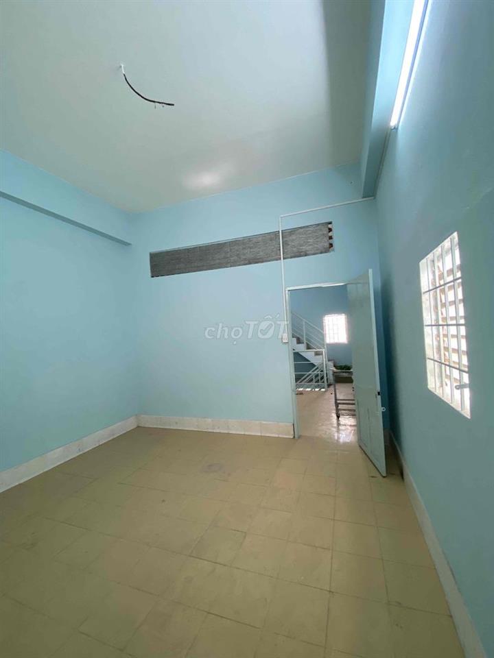 Nhà 2MT Lạc Long Quân, tiện kinh doanh