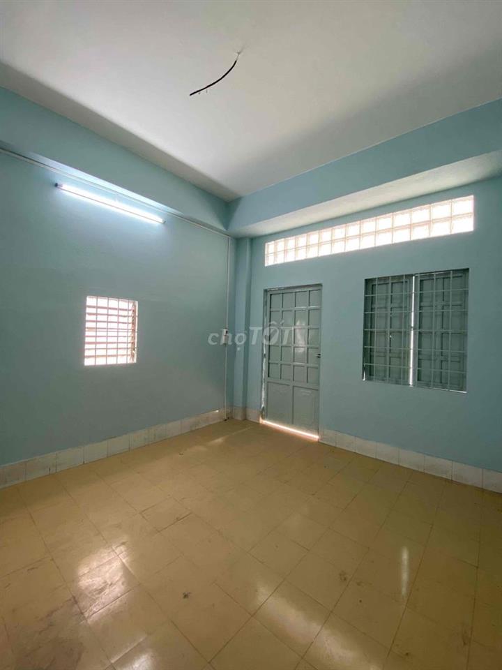 Nhà 2MT Lạc Long Quân, tiện kinh doanh