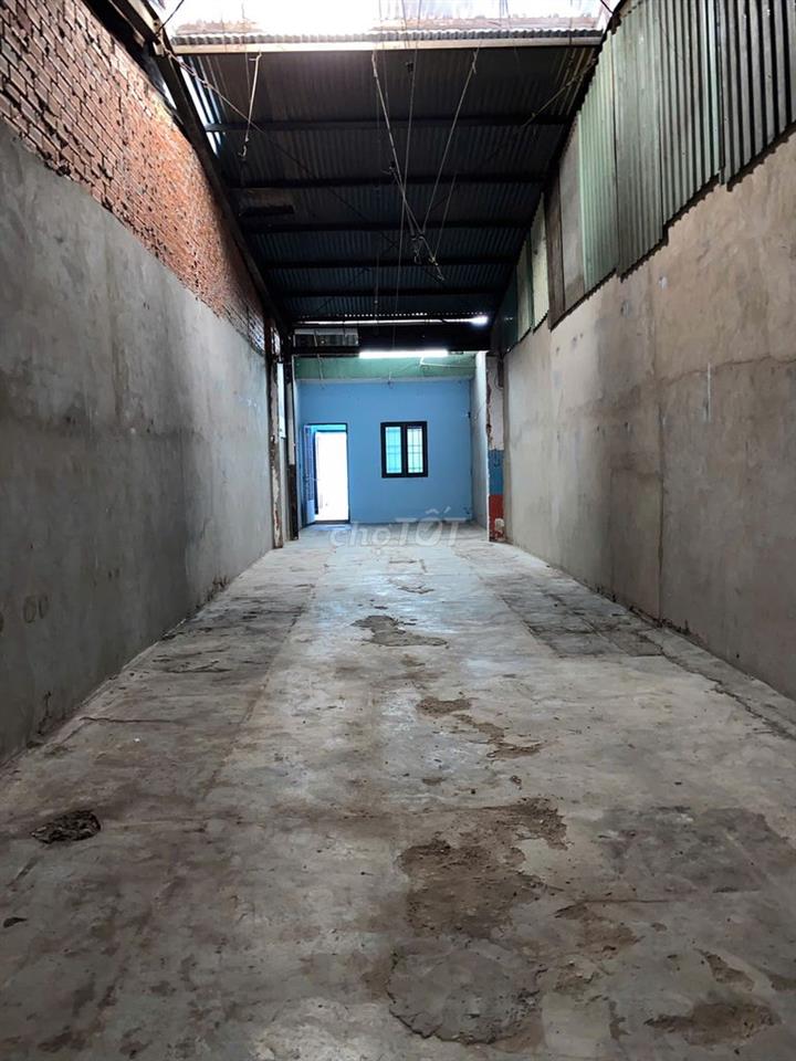 Nhà 4x40m cho thuê làm bưu cục, hoặc văn phòng kèm kho, có sân để xe