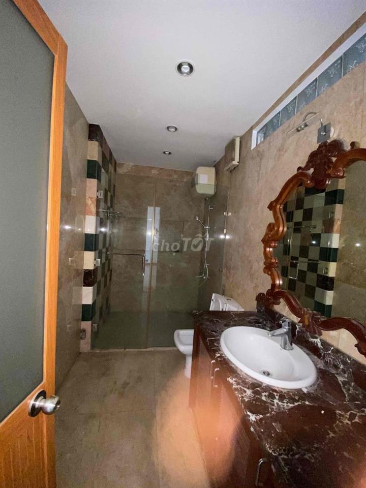 NHÀ ĐẸP 8x12m 5PN CHO THUÊ LÀM VPCT