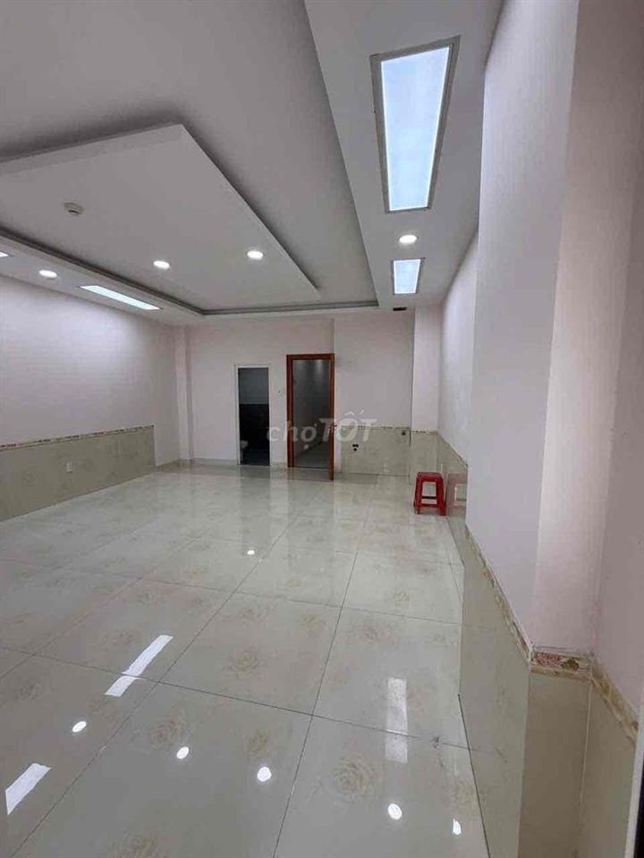 Mặt tiền Lý Thái Tổ 4,2x20m 10PN 10WC - Phù hợp văn phòng/lưu trú