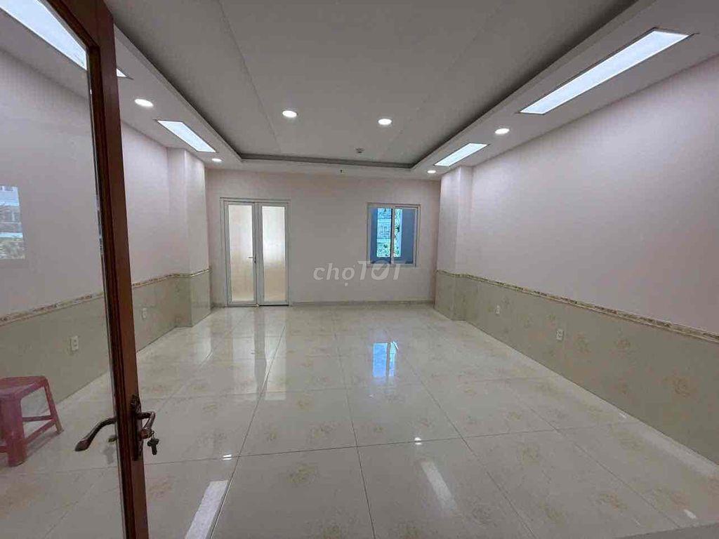 Mặt tiền Lý Thái Tổ 4,2x20m 10PN 10WC - Phù hợp văn phòng/lưu trú