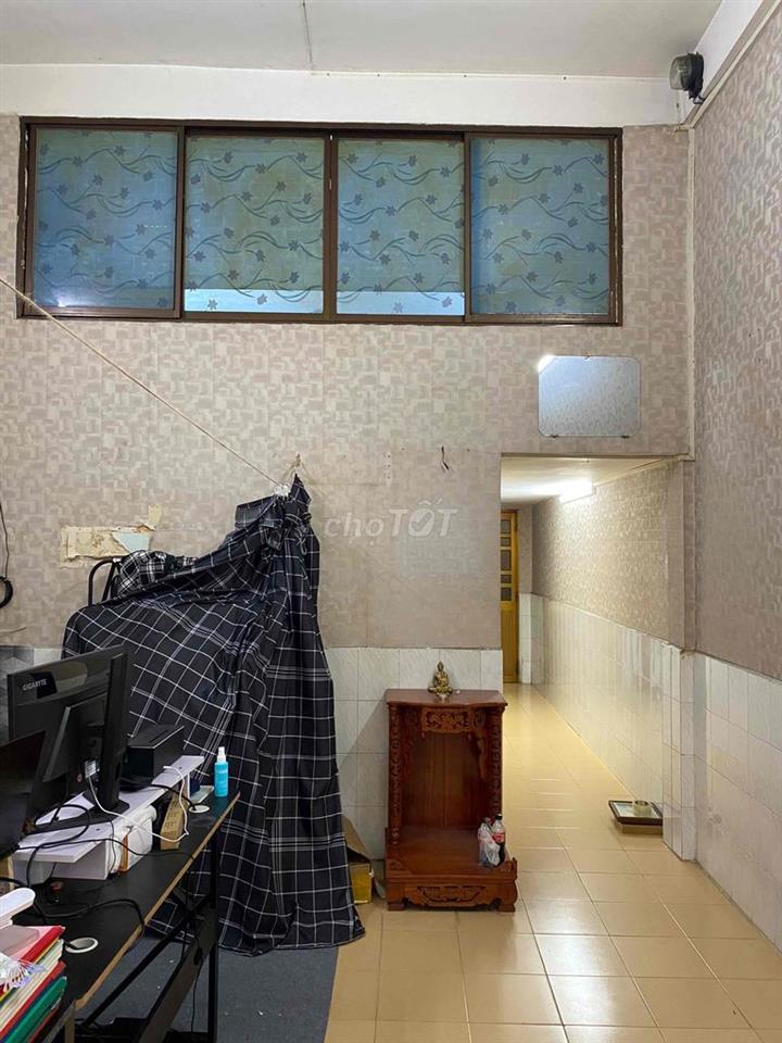 Chung cư lầu 1 - 173A Phùng Hưng 2PN 1WC sẵn 2 máy lạnh