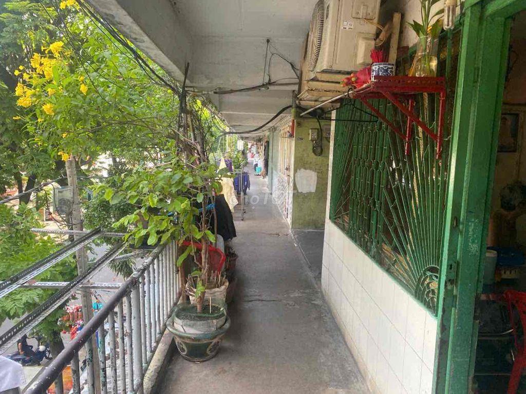 Bán nhà chung cư Ngô Gia Tự Lô S đường Hoà Hảo,giá 2tỷ4 thương lượng