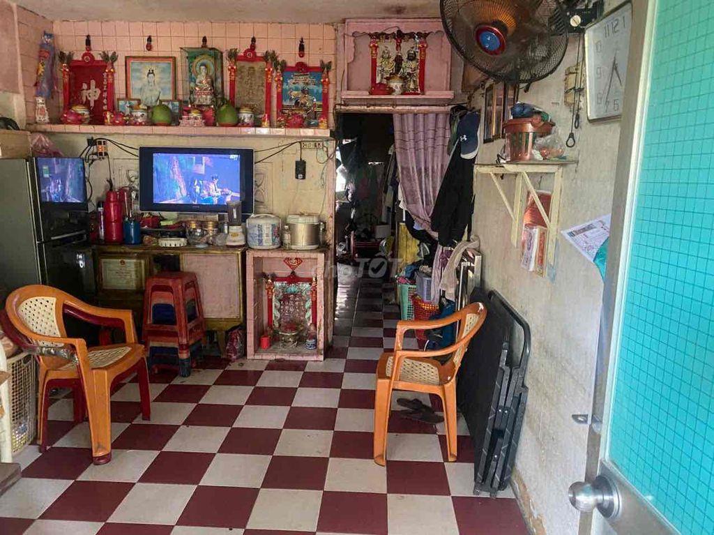 Bán nhà chung cư Ngô Gia Tự Lô S đường Hoà Hảo,giá 2tỷ4 thương lượng