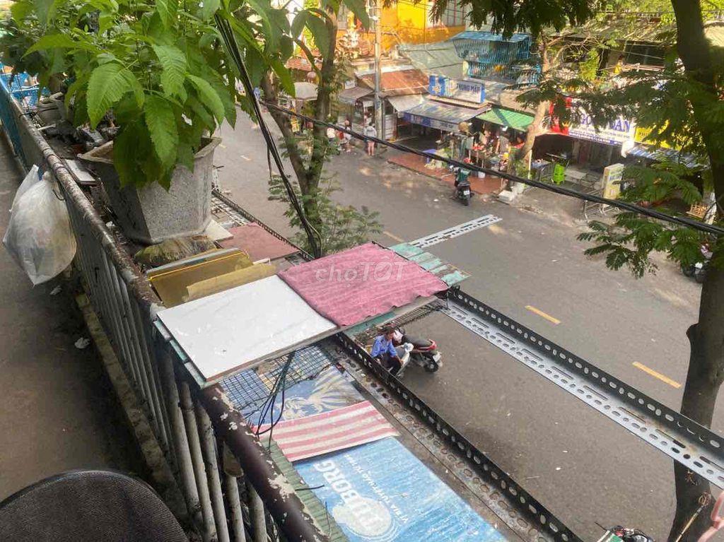 Bán nhà chung cư Ngô Gia Tự Lô S đường Hoà Hảo,giá 2tỷ4 thương lượng