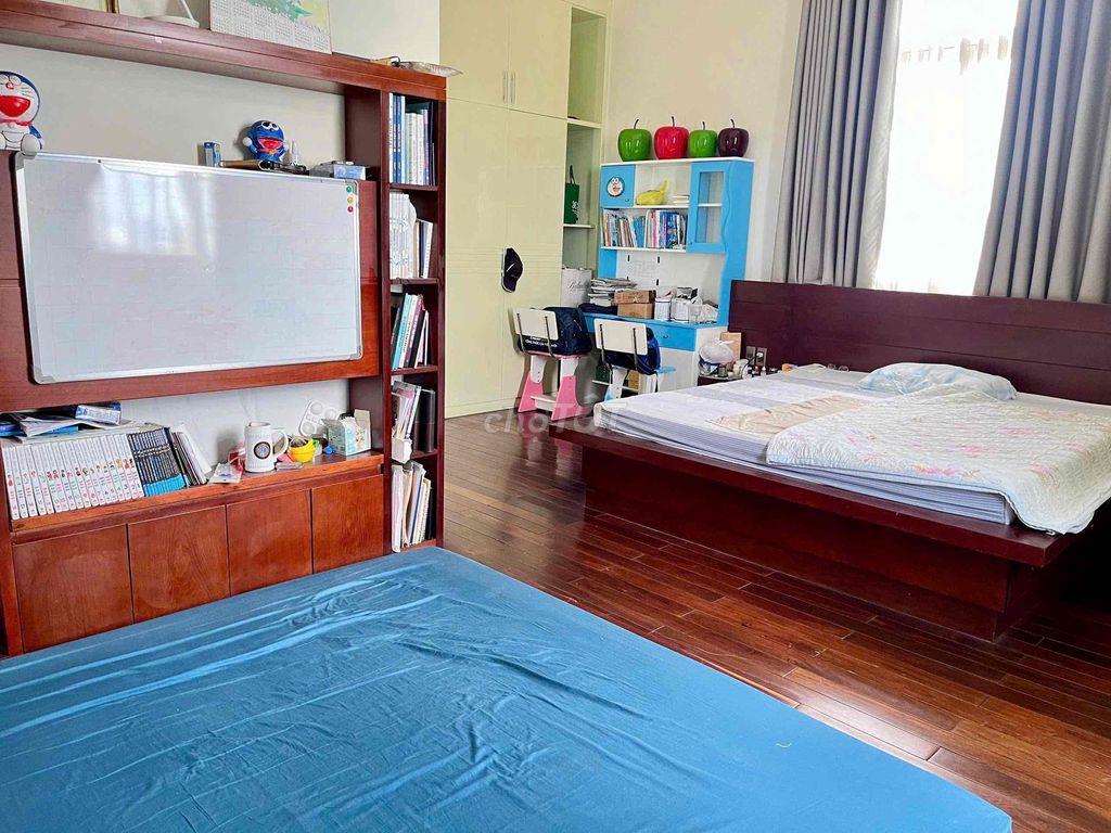 Căn Hộ Biệt thự trung tâm