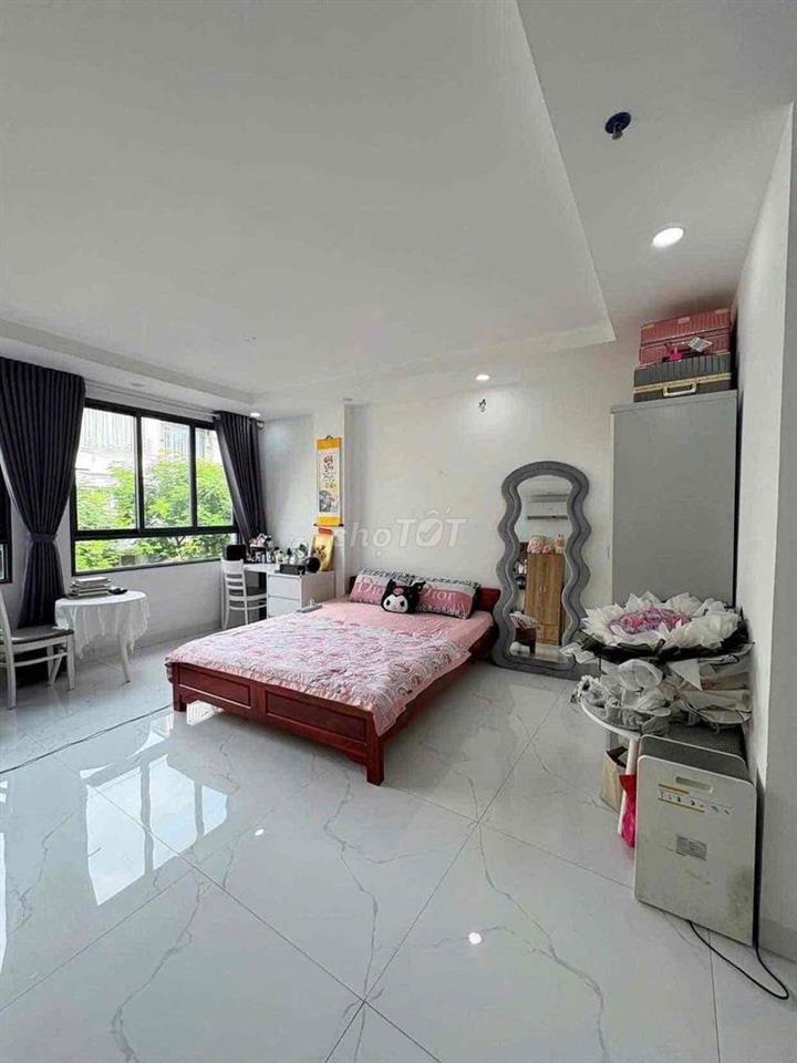 STUDIO 40m2 TRUNG TÂM NGAY VÒNG XOAY DÂN CHỦ