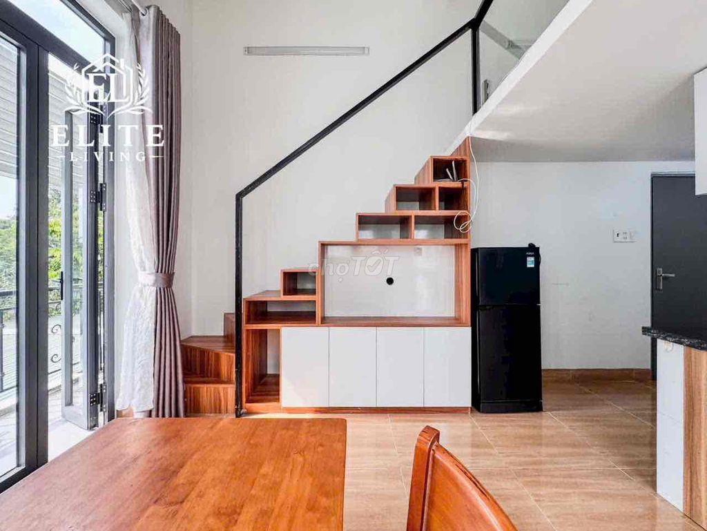 ĐI BỘ QUA ĐẠI HỌC KINH TẾ UEH QUẬN 10