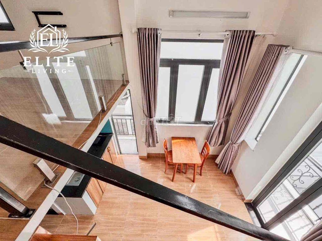 ĐI BỘ QUA ĐẠI HỌC KINH TẾ UEH QUẬN 10