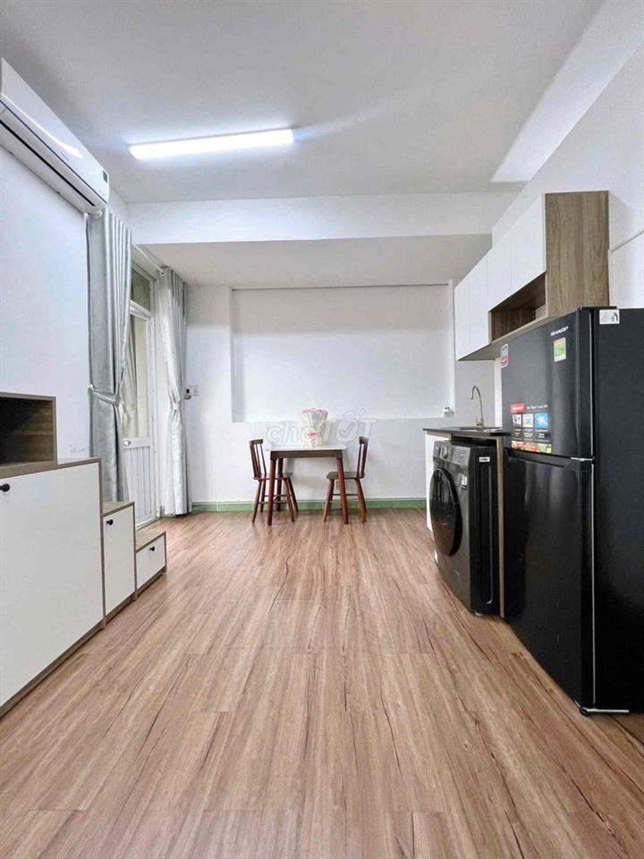 CHO THUÊ DUPLEX BAN CÔNG GẦN ĐẠI HỌC UEH, HUFLIT,..
