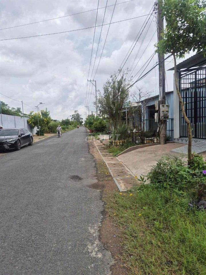 Đất mặt tiền 320mv 690 triệu 100 thổ cư gò công tây tiền giang