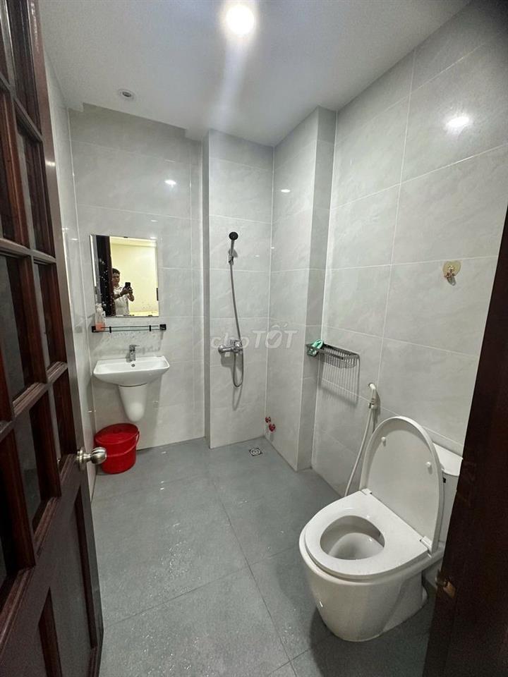 Hẻm 104 Thành Thái, P12, Q10. Cho thuê căn hộ dịch vụ. Full nội thất.