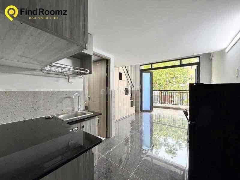 DUPLEX BALCONY RỘNG 35m2  ngay VẠN HẠNH MALL QUA ĐH KINH TẾ HCM 2 phút