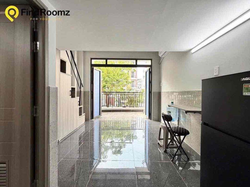 DUPLEX BALCONY RỘNG 35m2  ngay VẠN HẠNH MALL QUA ĐH KINH TẾ HCM 2 phút