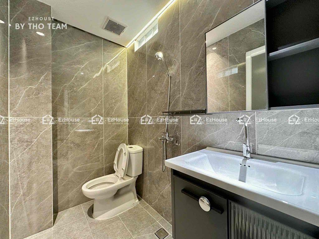 DUPLEX BAN CÔNG MỚI XÂY 100% - NGAY NHÀ GA T3 - KHU K300