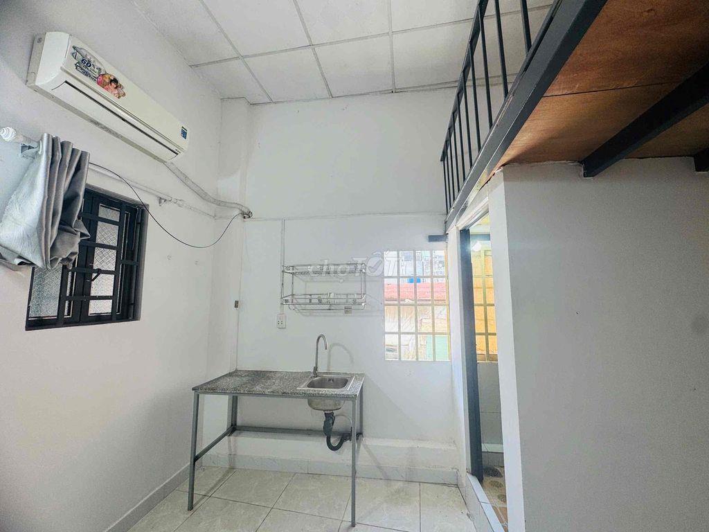 🔥Phòng trọ rộng rãi gần vòng xoay phú lâm cửa sổ trời gần ĐH MỞ , ĐH Y