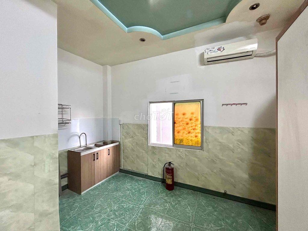 🔥Phòng trọ giá rẻ gần công viên Phú Lâm trống sẵn nội thất cơ bản