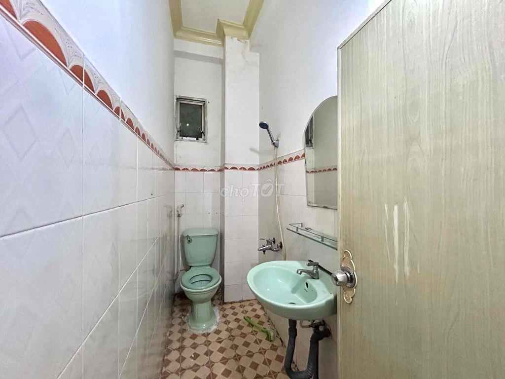 🔥Phòng trọ giá rẻ gần công viên Phú Lâm trống sẵn nội thất cơ bản