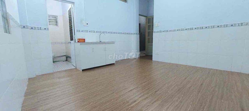 🔥Phòng trọ giá hssv gần cầu Nguyễn Văn Cừ trống sẵn thang máy