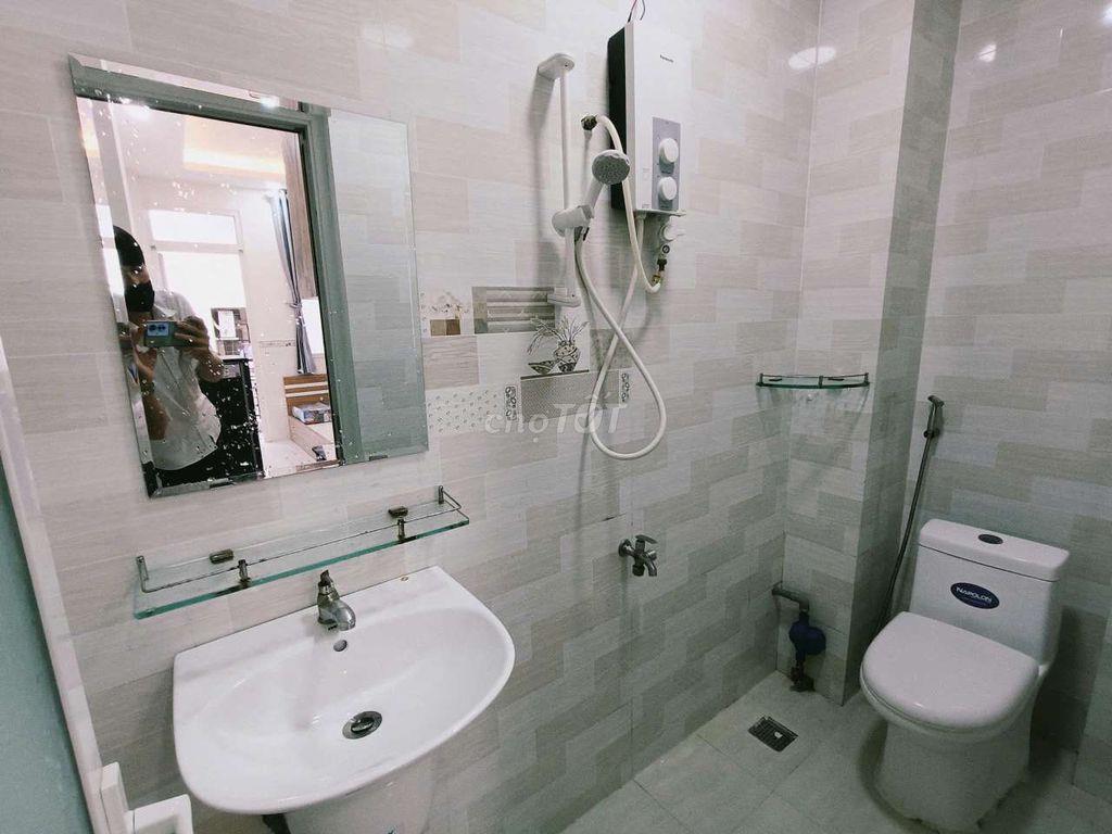 CHÍNH CHỦ CHO THUÊ PHÒNG BAN CÔNG–FULL NỘI THẤT–MÁY GIẶT RIÊNG