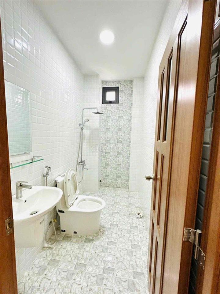 cho thuê CHDV cao cấp ngay mặt tiền đường