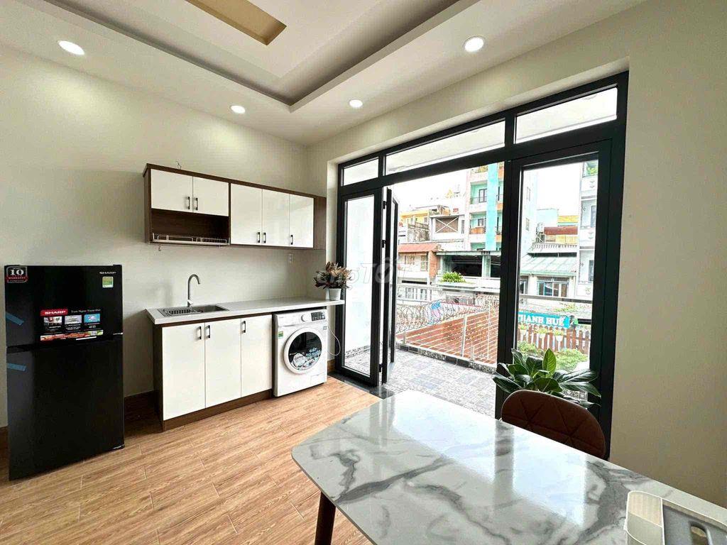 cho thuê CHDV cao cấp ngay mặt tiền đường