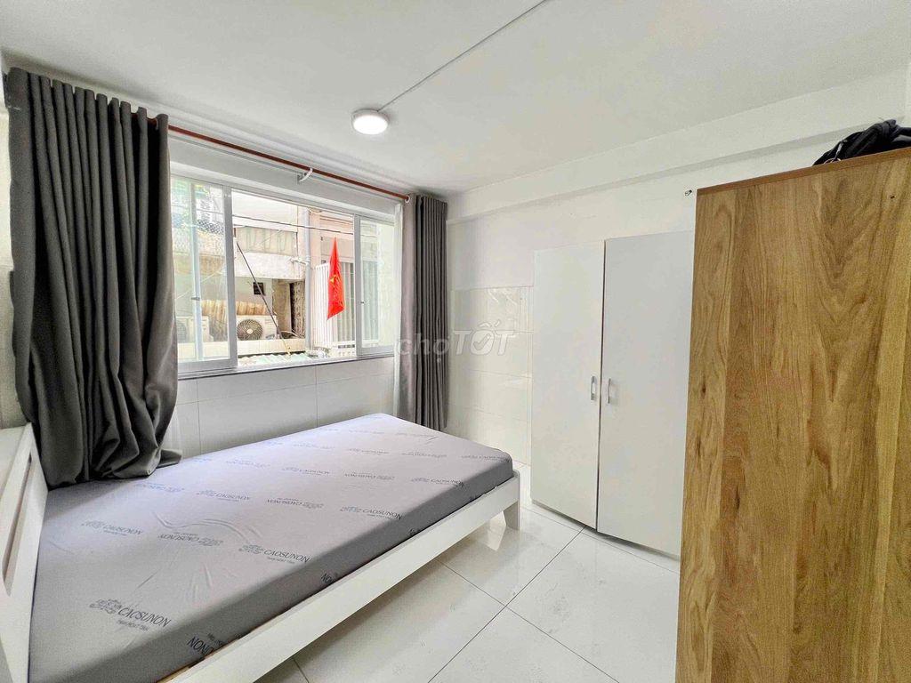 CĂN HỘ NGAY UEH 2PN NGUYÊN SÀN FULL NỘI THẤT CÓ CỬA SỔ THOÁNG